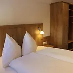 Aparthotel Albert'n Haus 4*